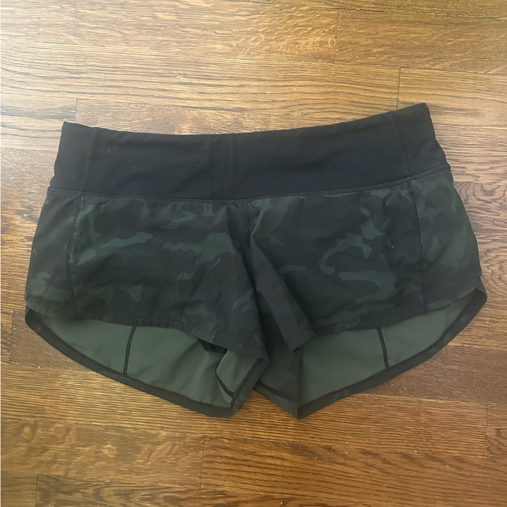 Camo lululemon speed up shorts size 6